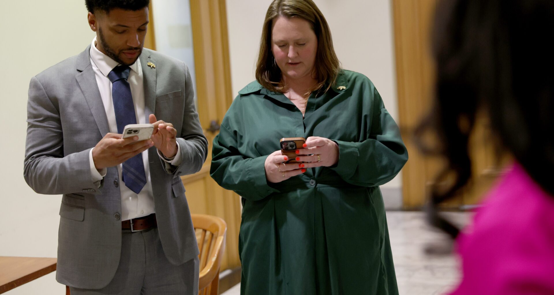 Ex-Oakland mayor's chief of staff takes stand in corruption trial