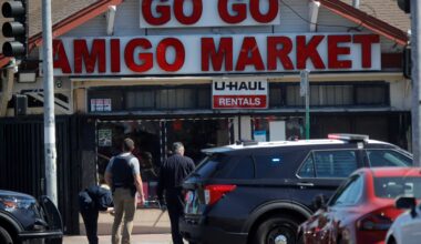 Police swarmed infamous Oakland liquor store suspected of pedaling drugs, stolen property