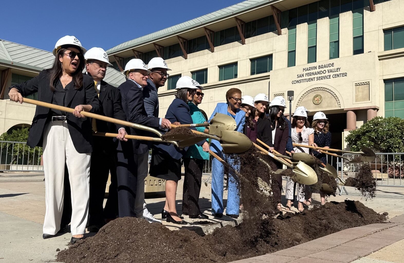 Metro Breaks Ground on Van Nuys Blvd. Rail Major Construction