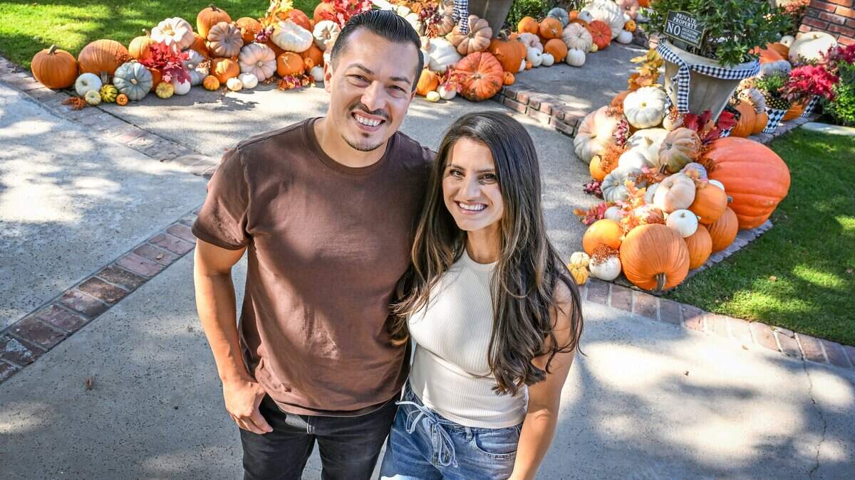 Local companies turn porches into pumpkin paloozas