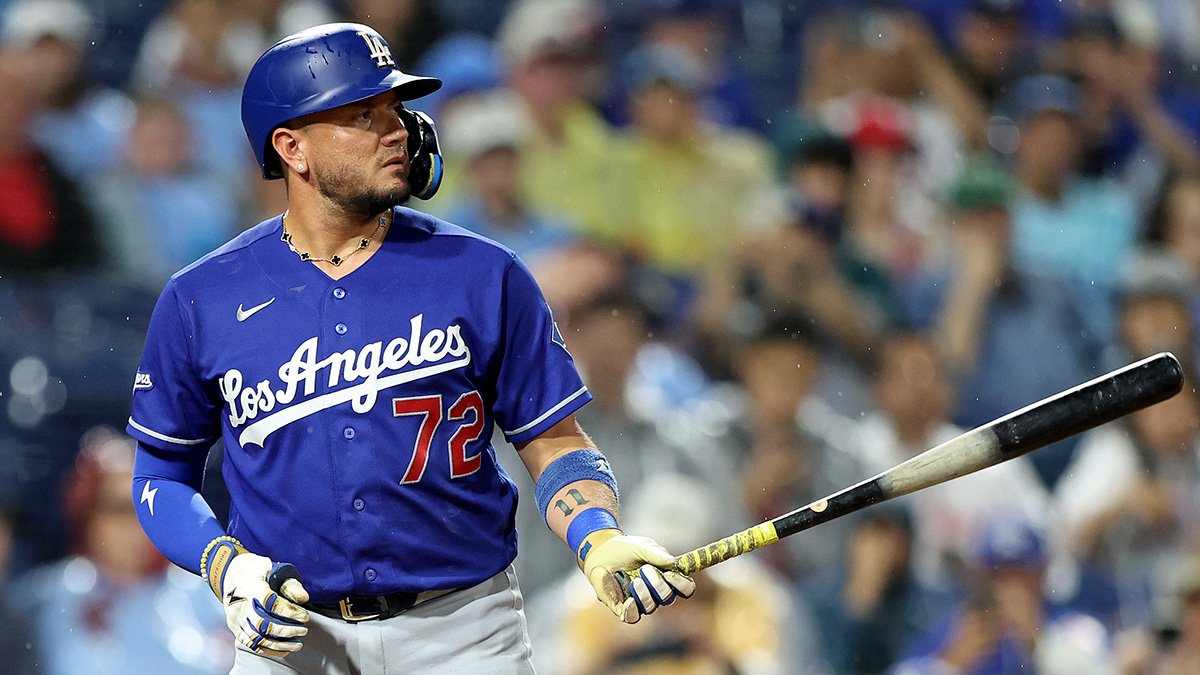 Dodgers keep infielder Miguel Rojas on their NLCS roster – NBC Los Angeles