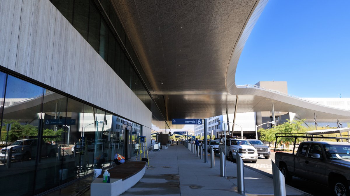 New Hollywood Burbank Airport terminal opens to travelers – NBC Los Angeles