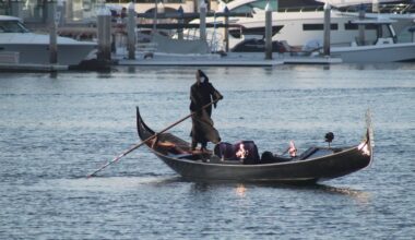 Halloween happenings: Pumpkin sculpting, ghoulish gondoliers, spooky fun at The Del, Bayside Boo