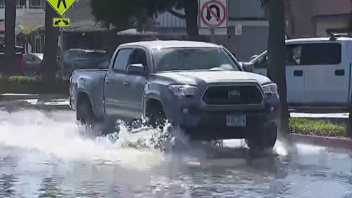 High surf floods Newport Beach streets – NBC Los Angeles
