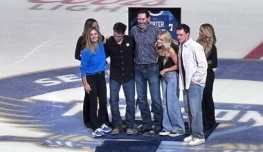 Falcons celebrate 2002 Taylor Cup hero with jersey retirement