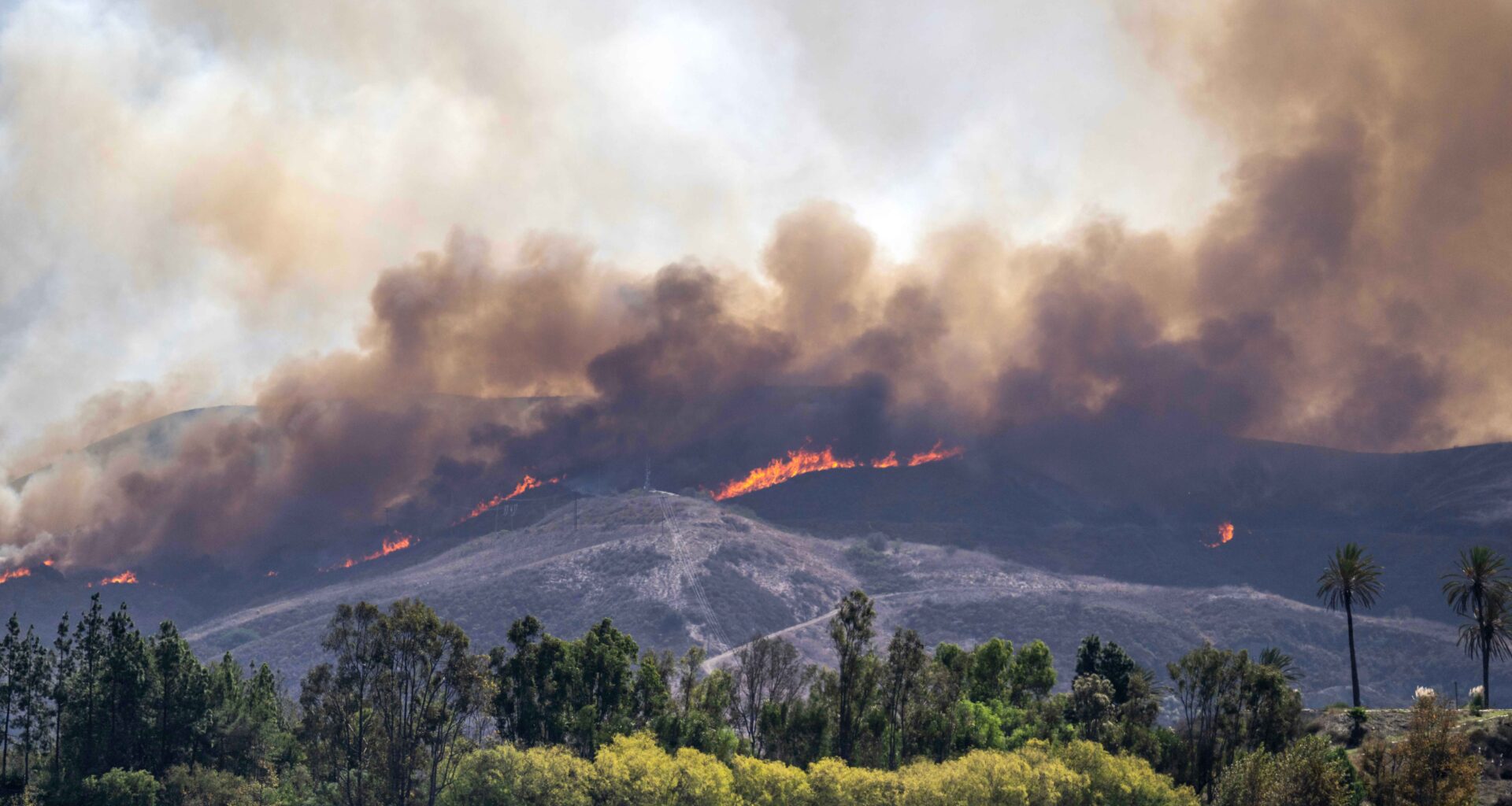 California pre-positioned firefighters and other resources in Orange County ahead of Norte fire – Orange County Register