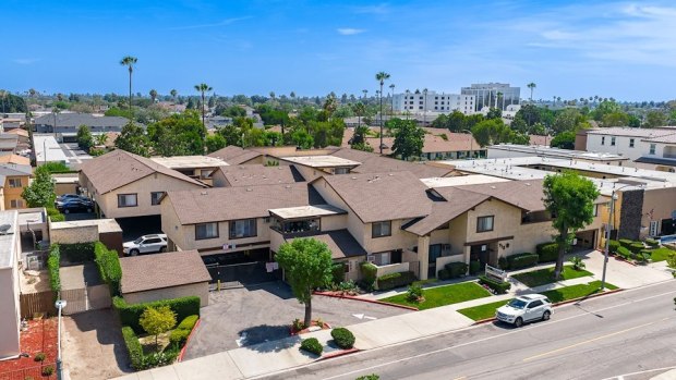 The Nine-Eighteen Apartments in Anaheim sold for $7.1 million on Sept. 16, 2026. Built in 1975, the complex at 918 W. Romneya Drive has 32 units. (Photo courtesy of Marcus & Millichap)