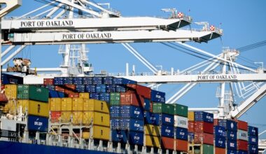 Port of Oakland August volumes fall year over year as exports edge up from July