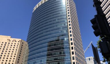 Loan failure jolts downtown Oakland office tower as market wobbles