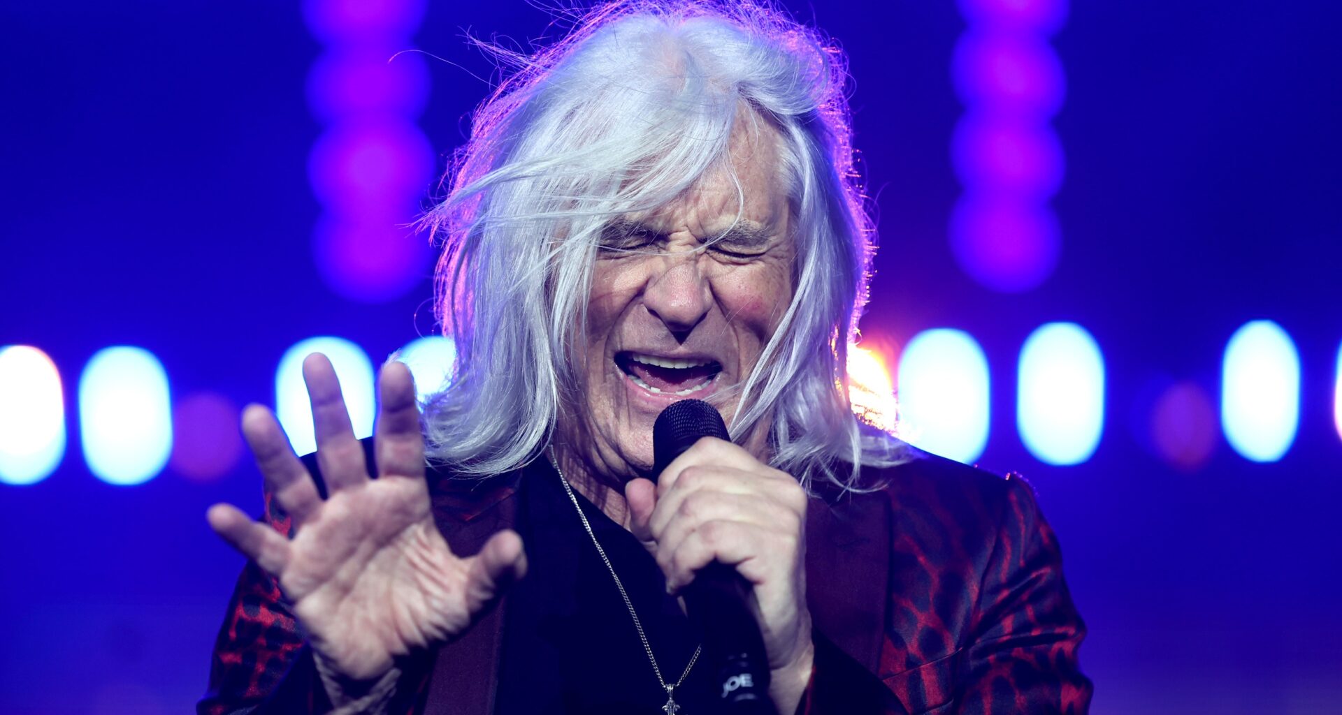 Def Leppard tour has Goo Goo Dolls who are way better than Motley Crue