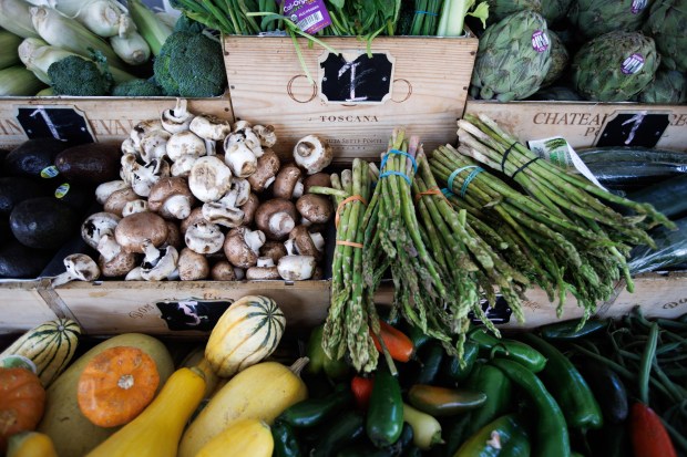 Various vegetables are displayed for people to choose from at the sidewalk food distribution site of Lighthouse Food Rescue & Distribution in San Jose, Calif., on Oct. 12, 2026. (Dai Sugano/Bay Area News Group)