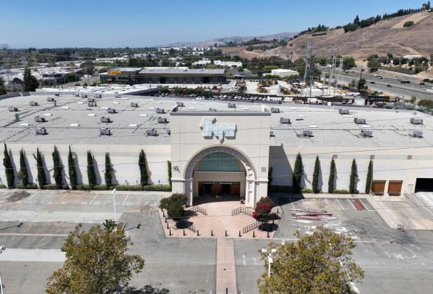 A drone view of a closed Fry's Electronics on Osgood Road an Automall Parkway in Fremont, Calif., on Wednesday, August 19, 2026. (Jane Tyska/Bay Area News Group)