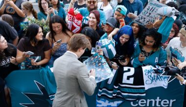Photos: San Jose Sharks fans greet players at opening night event