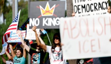 With time winding down to midterms, San Diego ‘No Kings’ rallies push early voting – San Diego Union-Tribune