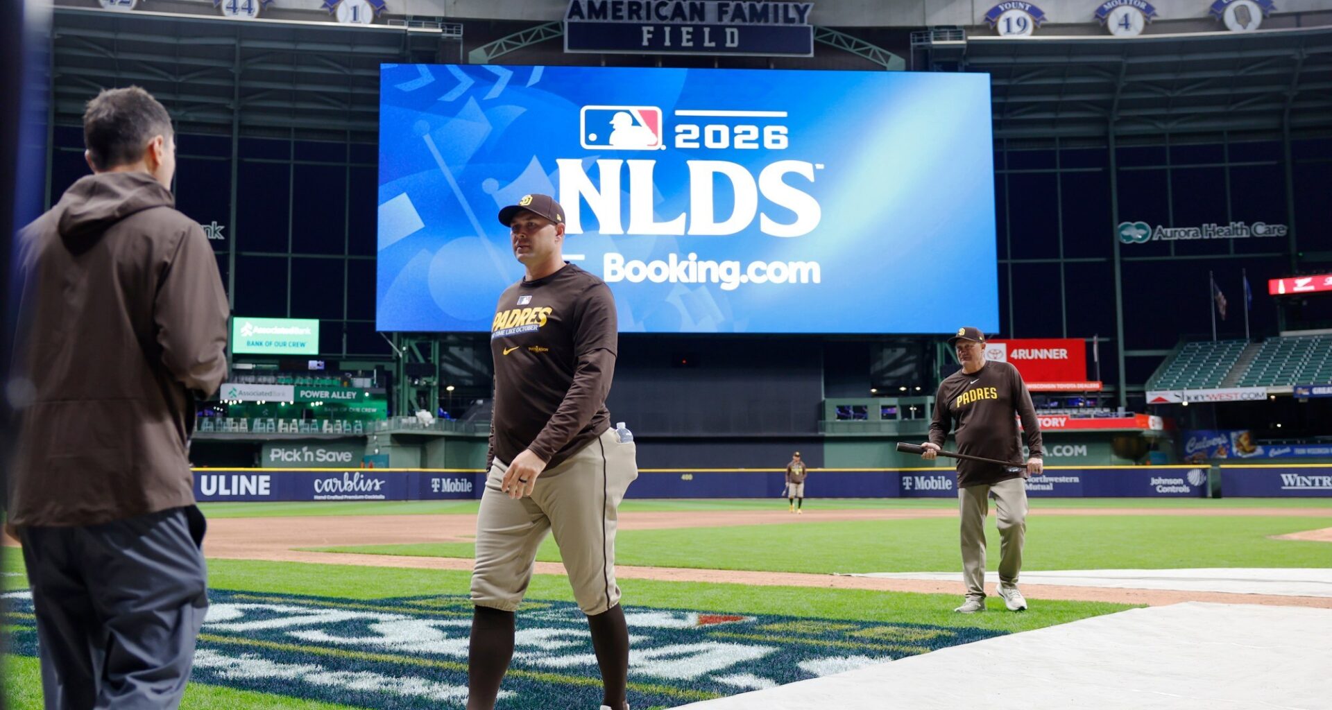 Padres set roster for NL Division Series