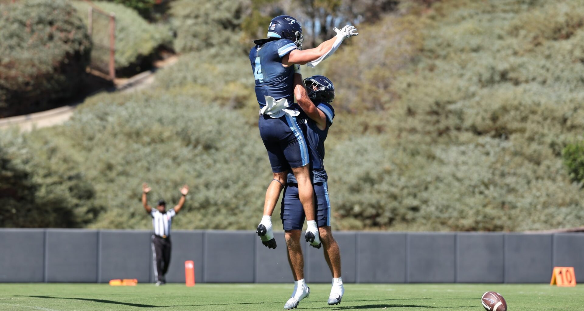 Hot temps help Toreros rout Davidson for first league win