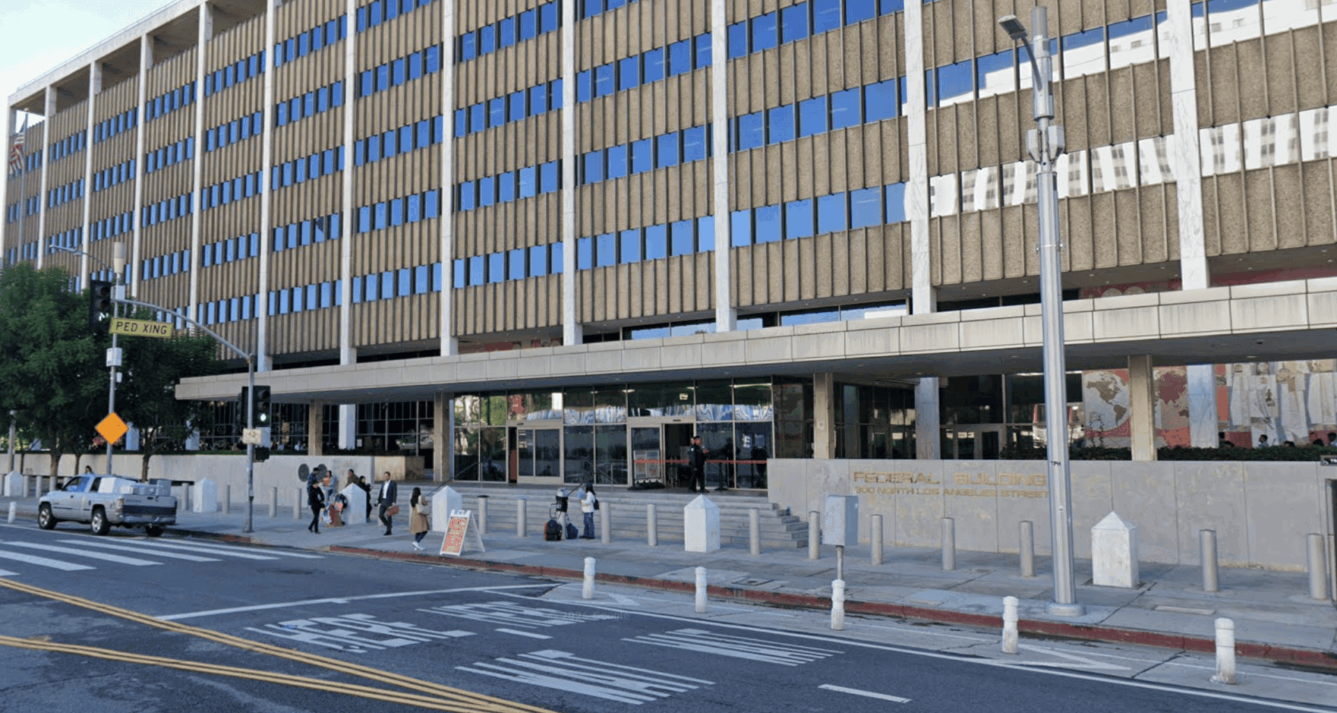 Koreatown man pleads guilty to throwing Molotov cocktails at feds – Redlands Daily Facts