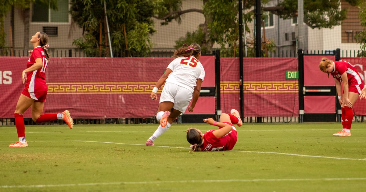 Los Angeles brought the cold, but women’s soccer brought the heat to Rawlinson Stadium – Annenberg Media