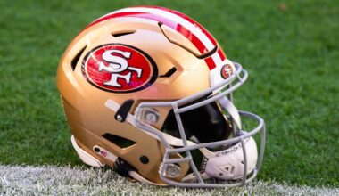 49ers reporter accused of hugging players in locker room
