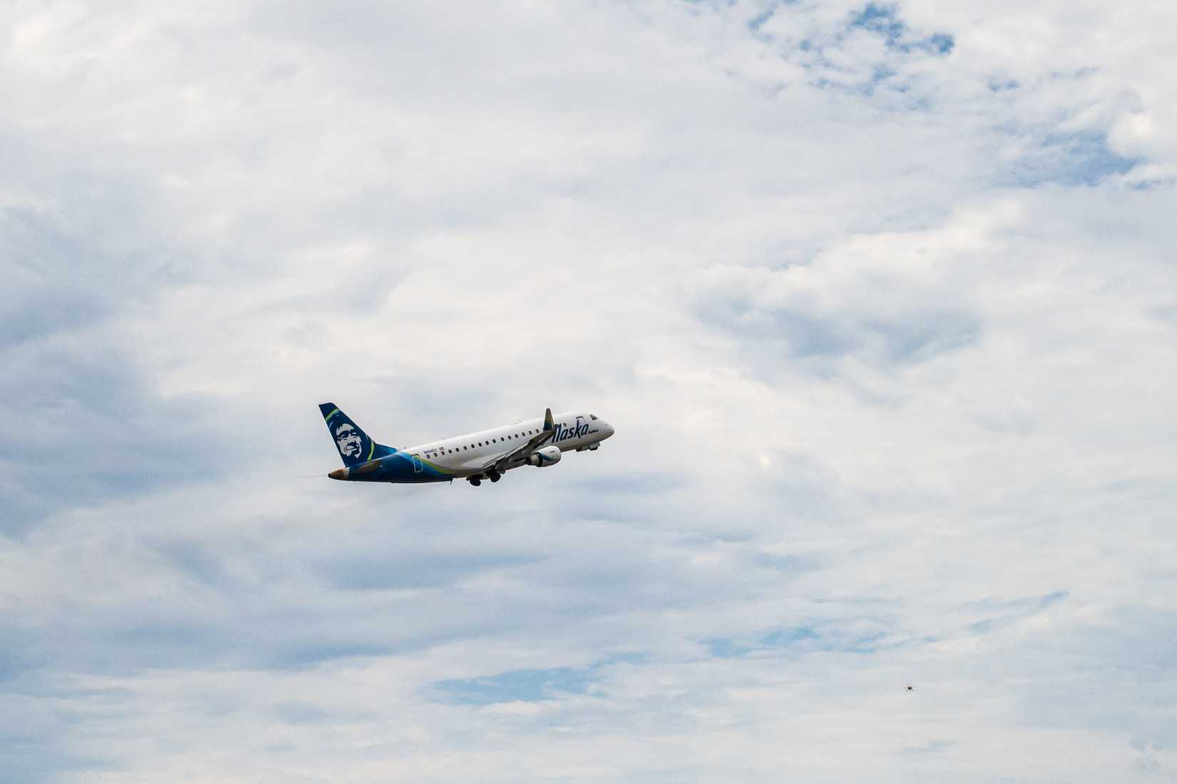 Alaska Airlines Boeing aircraft takeoff
