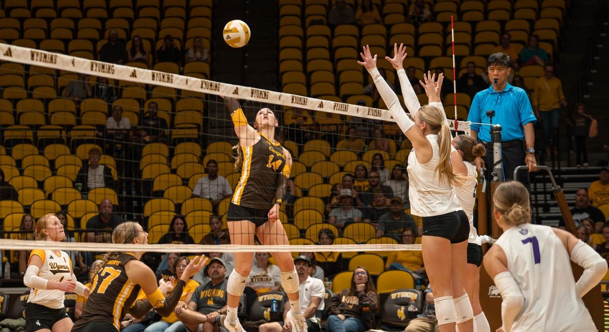 Wyoming Drops Four-Setter at San Jose State