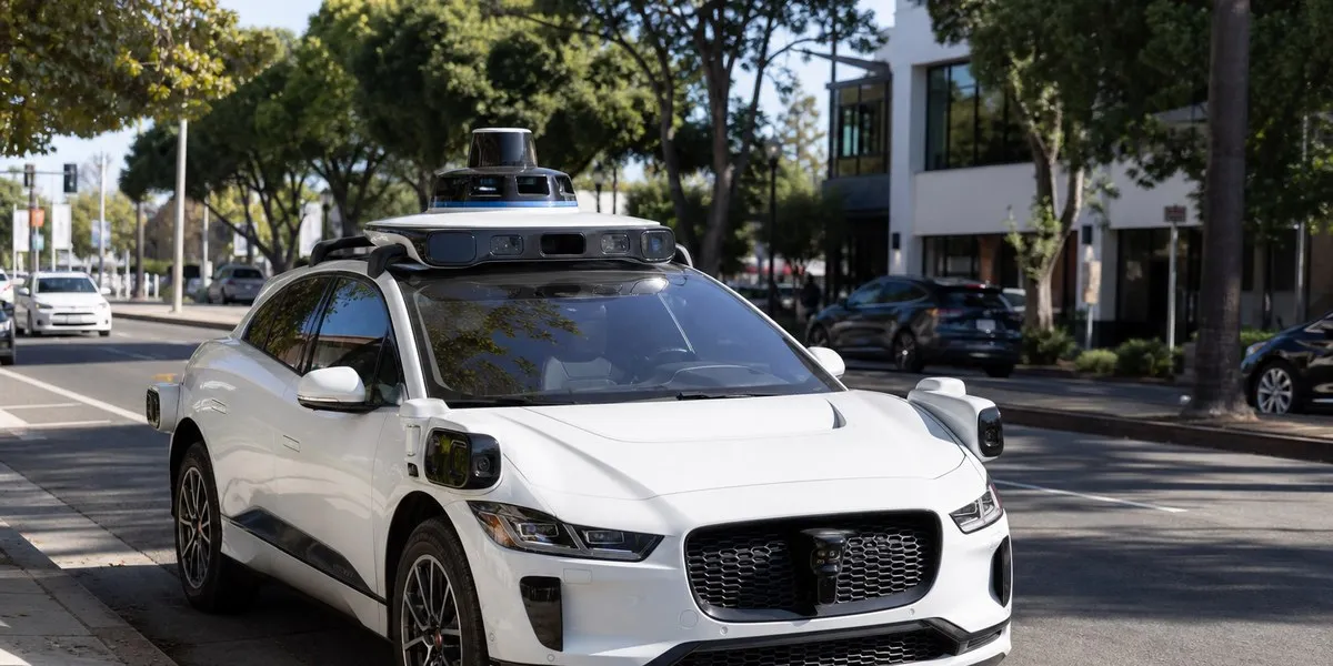 California signs law imposing fines on robotaxi operators — TechCrunch