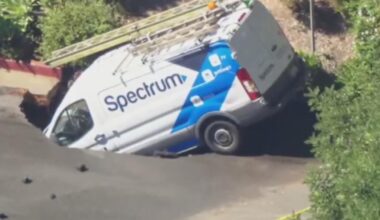 Video shows Hollywood sinkhole swallowing Spectrum van