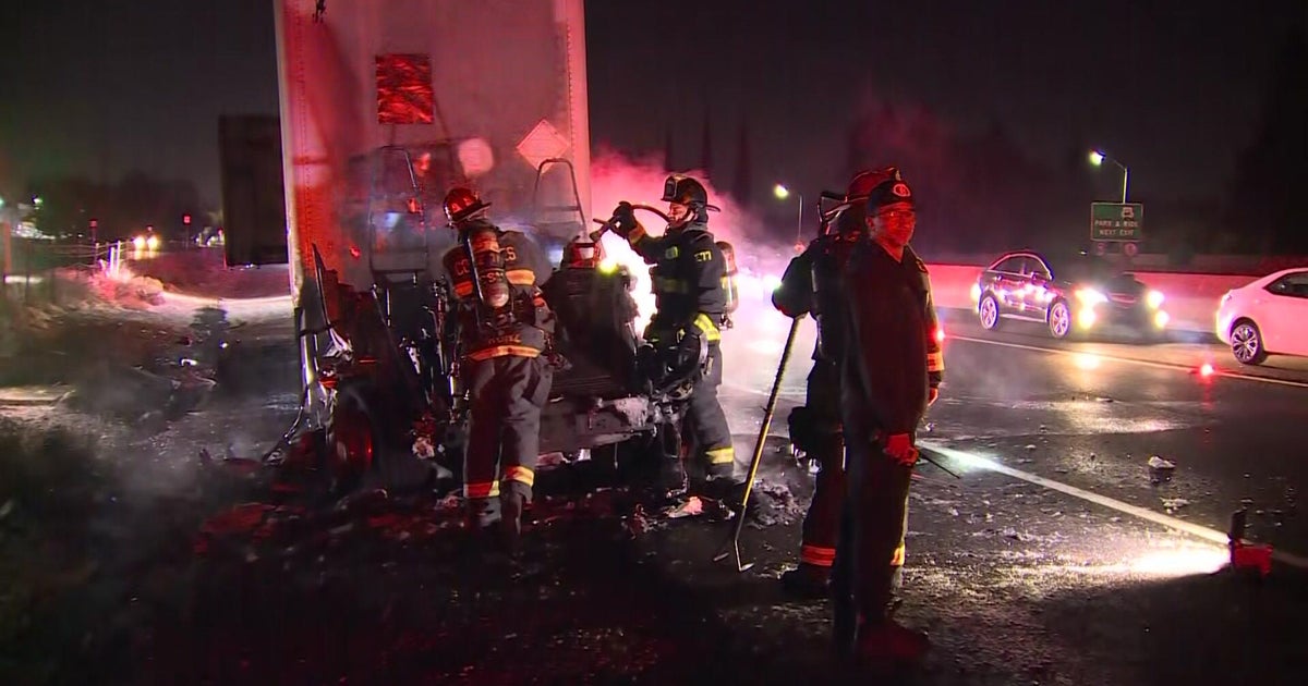 Elk Grove big rig fire slows southbound Highway 99 traffic
