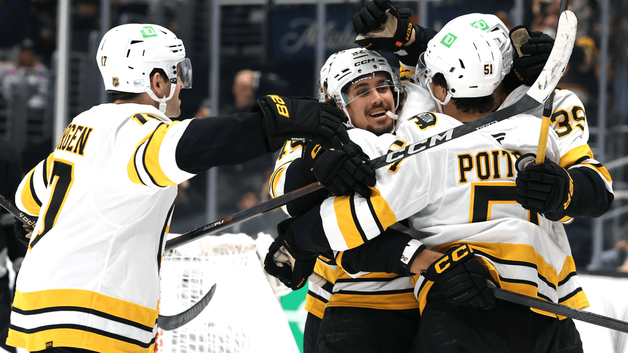 Bruins break tie in third, keep Kings winless