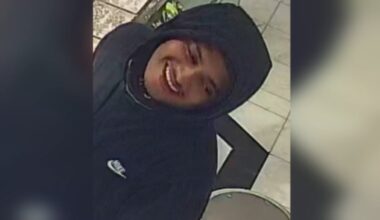 Man swipes $100k worth of chains from downtown LA jewelry store – NBC Los Angeles