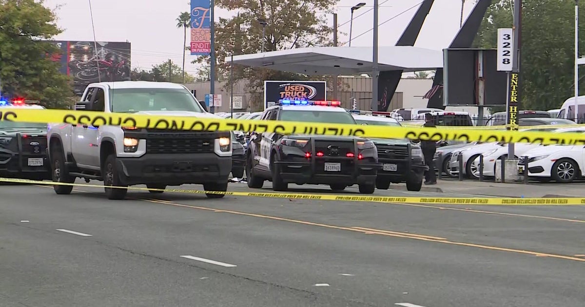 Citrus Heights police shoot suspect after pursuit ends in Arden-Arcade, officials say