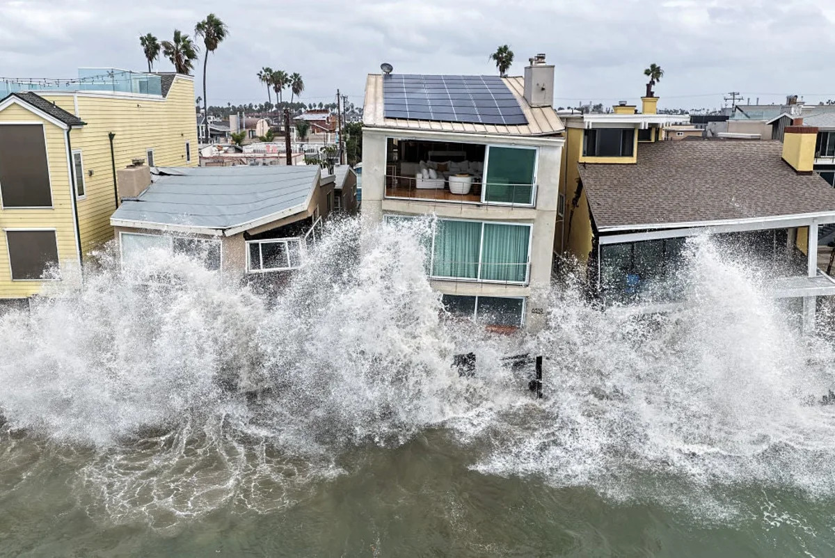 Multimillion-dollar California oceanfront homes battered by relentless Pacific waves as coastline crumbles