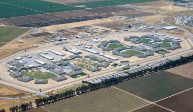 Ex-lieutenant pleads guilty to smuggling contraband into California prison