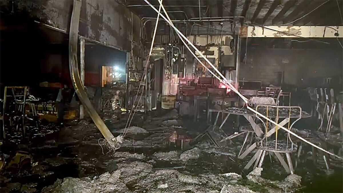 Firefighters battle two-alarm blaze on Florin Road