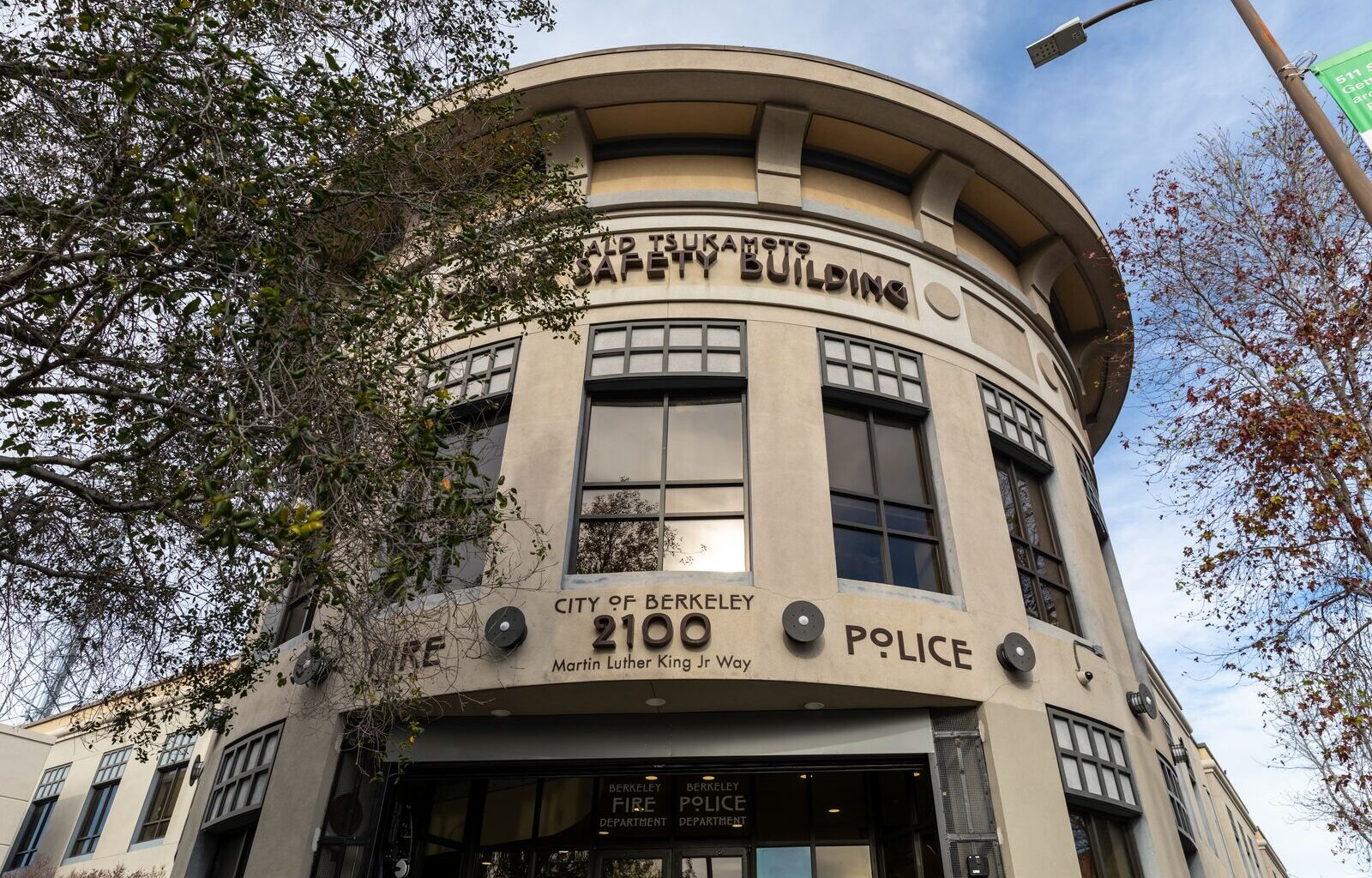 Fire forces Berkeley police, dispatchers to evacuate headquarters