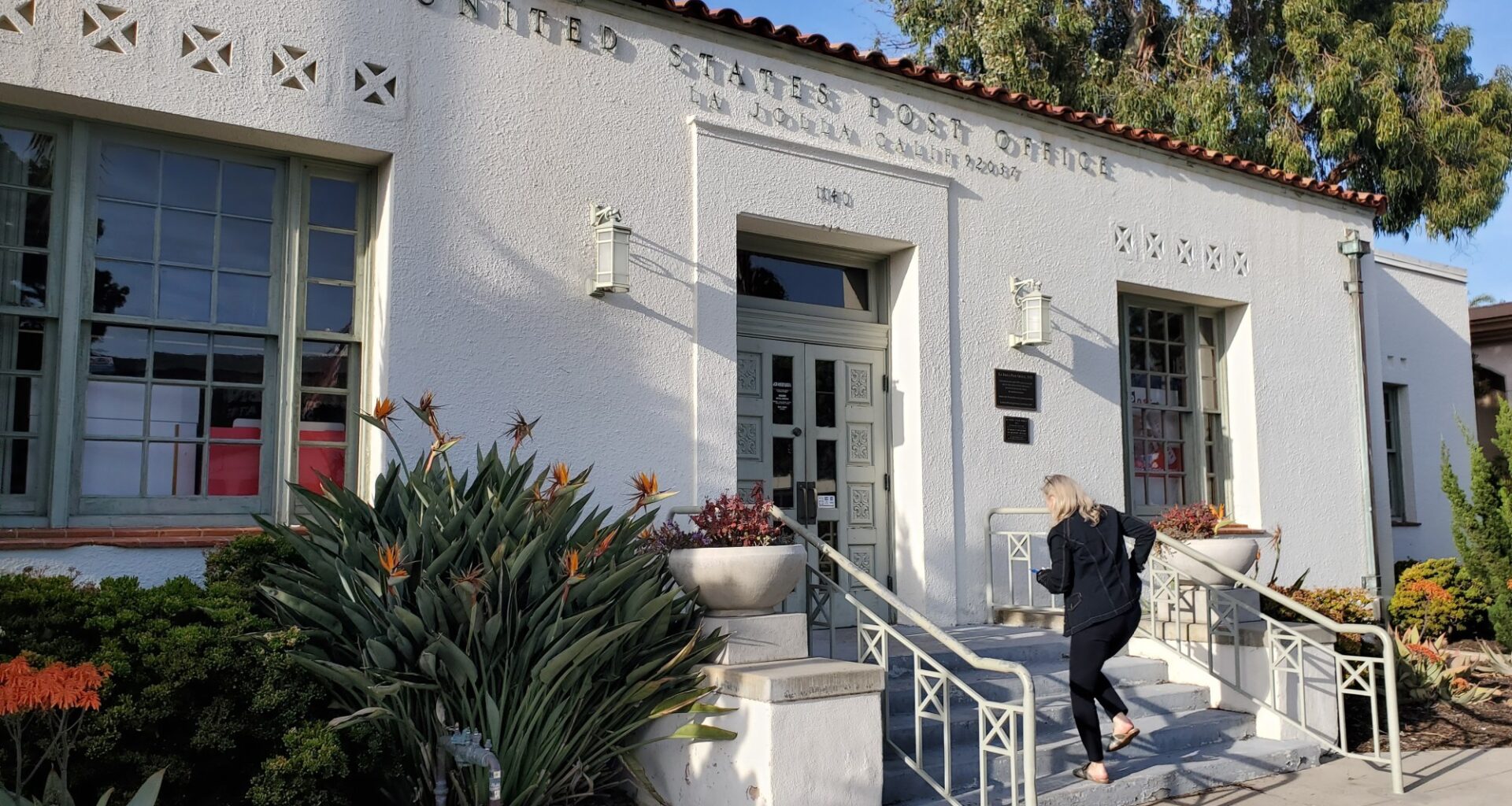 Sticky substance found inside La Jolla mailboxes prompts investigation – San Diego Union-Tribune