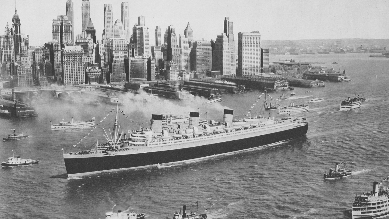 Pre-war view of the Queen Mary entering New York | Wikimedia Commons ship (12)