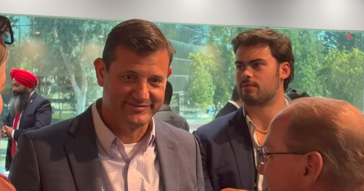 Mike Johnson rallies in Bakersfield to support Congressman Valadao