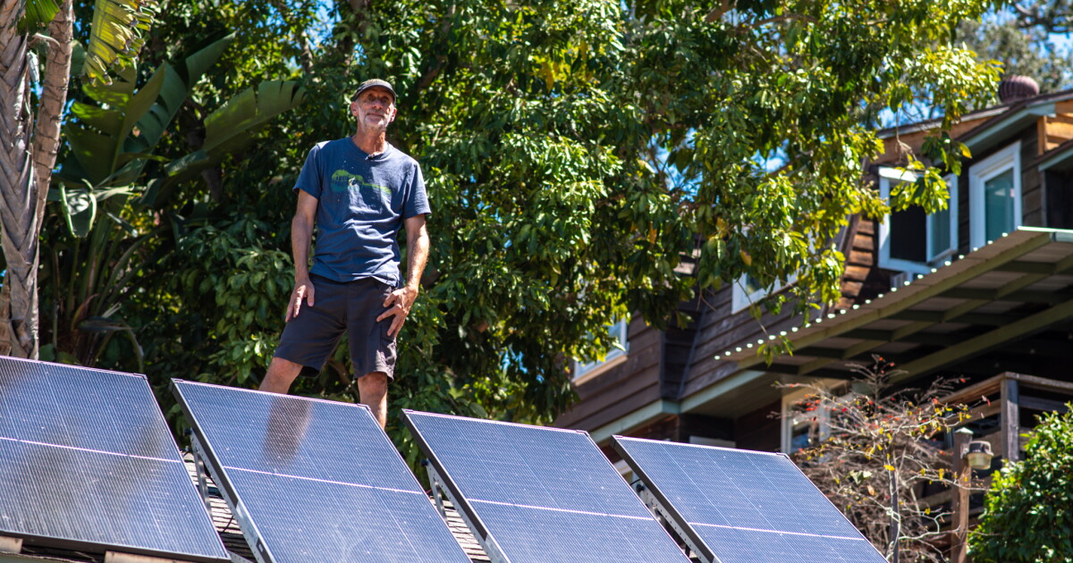 California formally legalizes smaller, cheaper 'balcony solar' panels