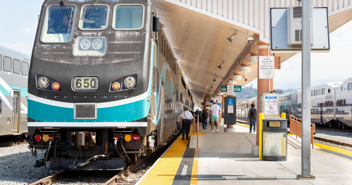 OC, Antelope Valley Metrolink riders could face major service cuts as soon as next month