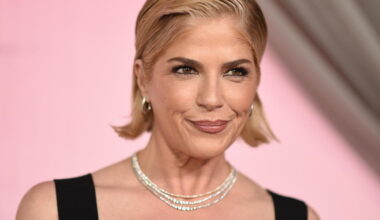 Selma Blair arrested, accused of injuring flight crew