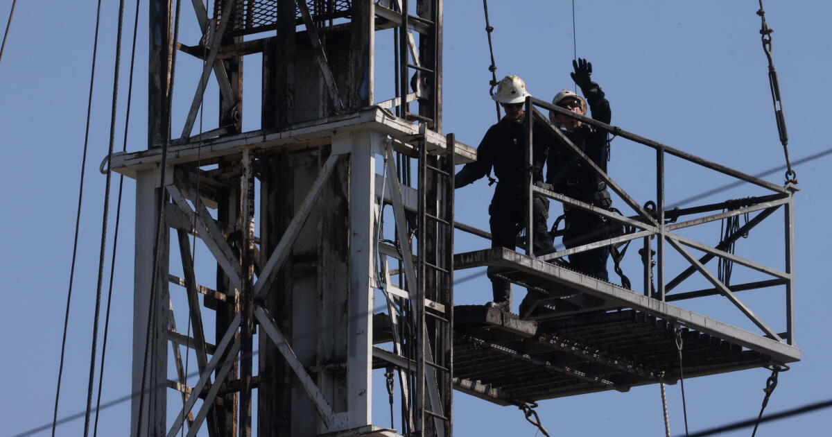 L.A. considers the rare closure of an oil production site in Jefferson Park