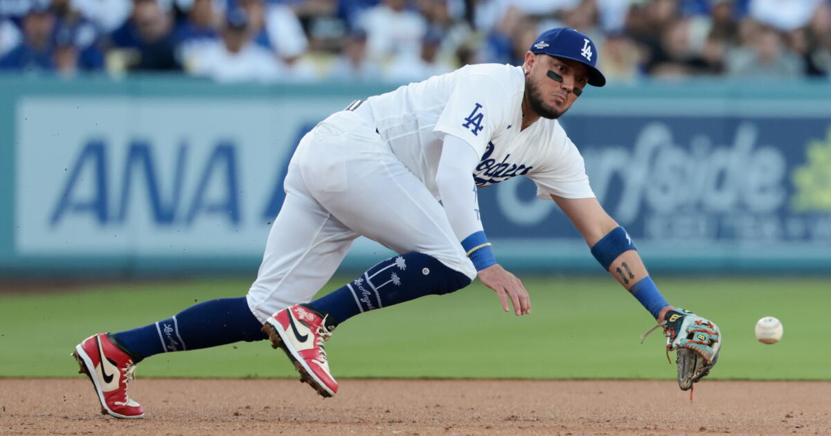 Miguel Rojas announces his retirement after Dodgers' NLCS loss