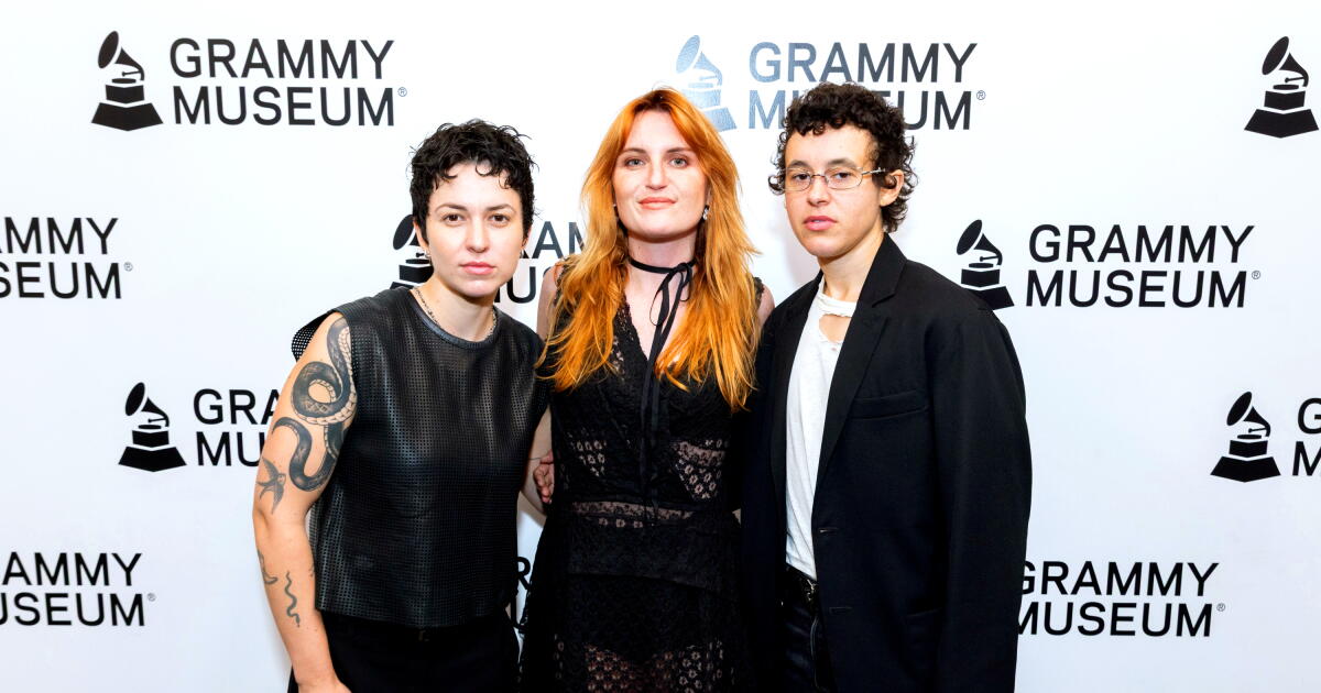 Muna 'all safe' after tour bus catches fire in Burbank