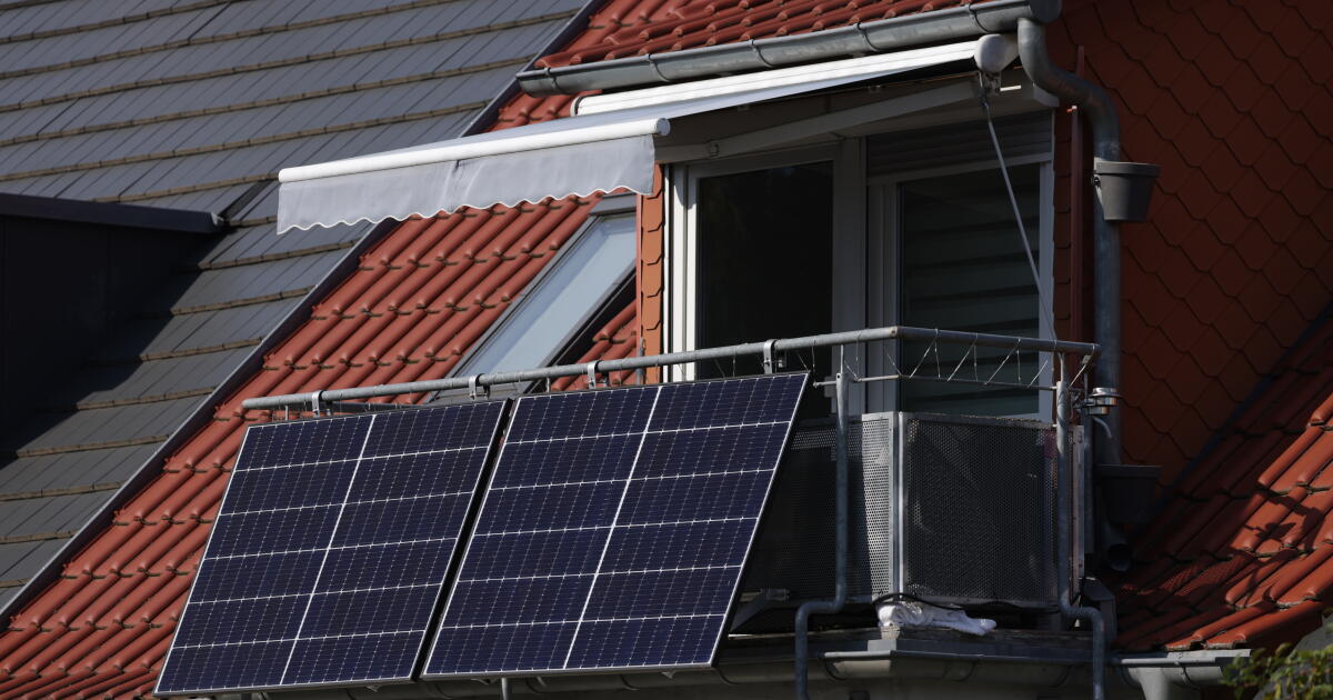 Want solar but don't own a roof? California just legalized plug-in panels, no permission required