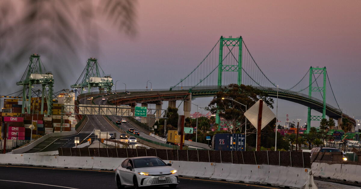 Vincent Thomas Bridge to close for 16 months, raising fears of traffic and pollution
