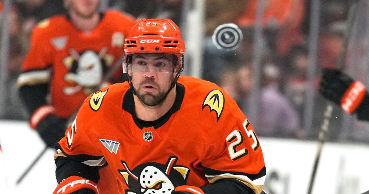 Ryan Poehling injured on winning goal as Ducks beat Flames