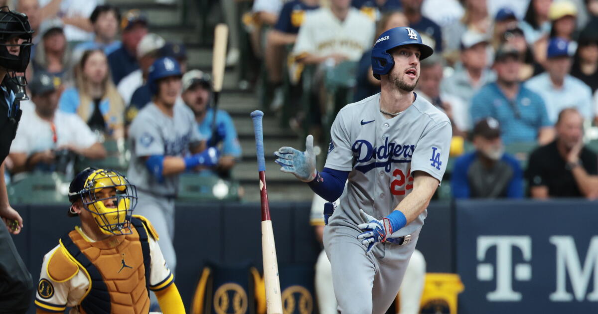Dodgers go silent against Brewers' bullpen in NLCS Game 2 loss