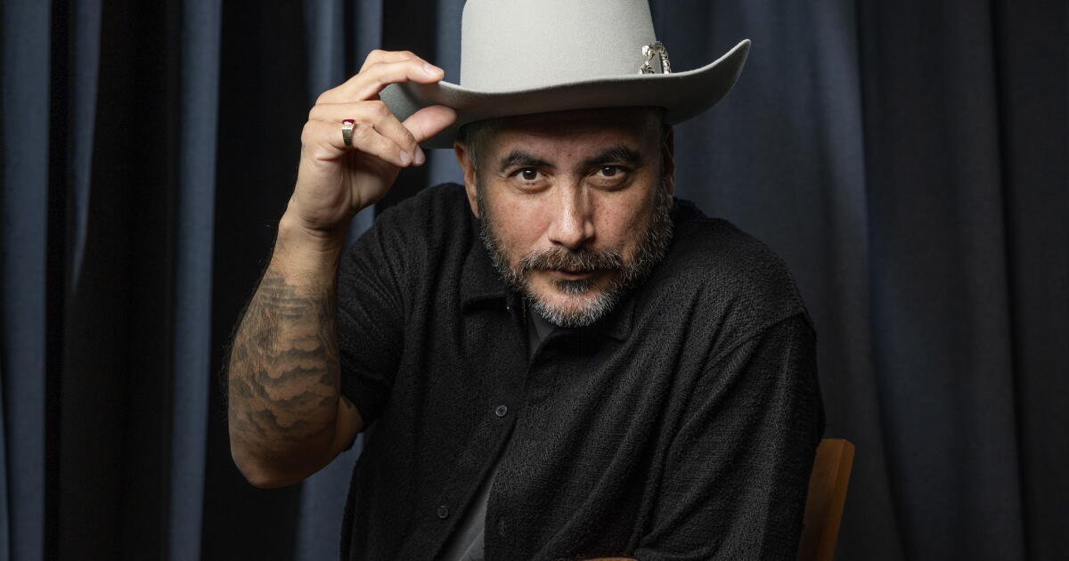 With 10 cats and a cowboy hat, Alfred Robles is building his comedy career
