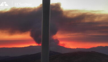 Evacuation orders issued for Bouquet fire outside Santa Clarita